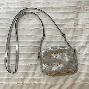 Michael Kors crossbody silver